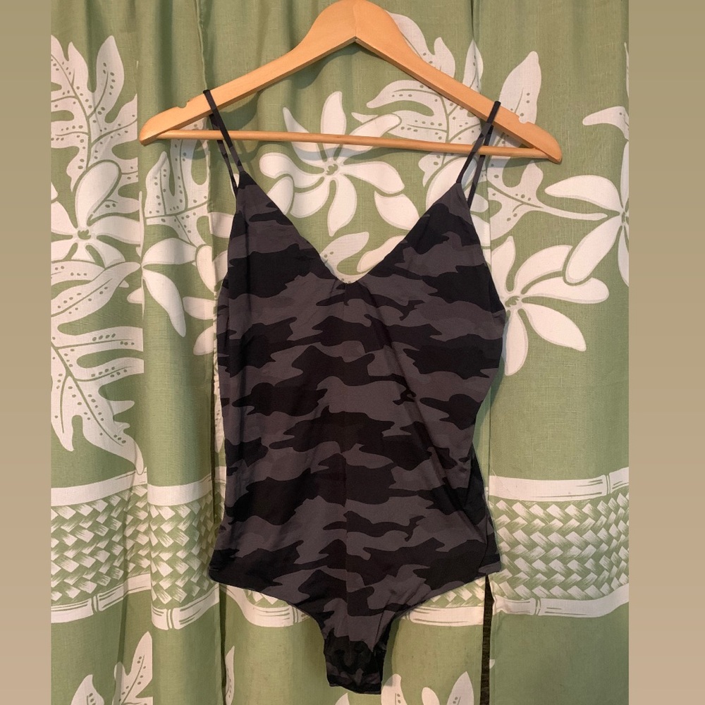 Mai bathing suit
